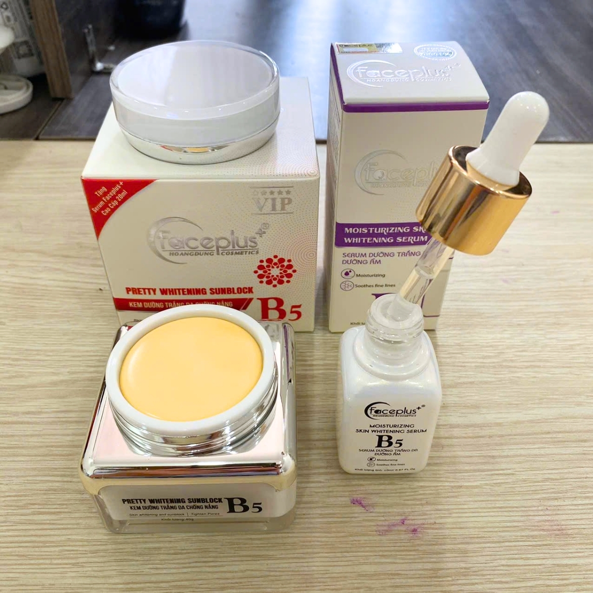 kem face và serum dưỡng trắng, chống nắng