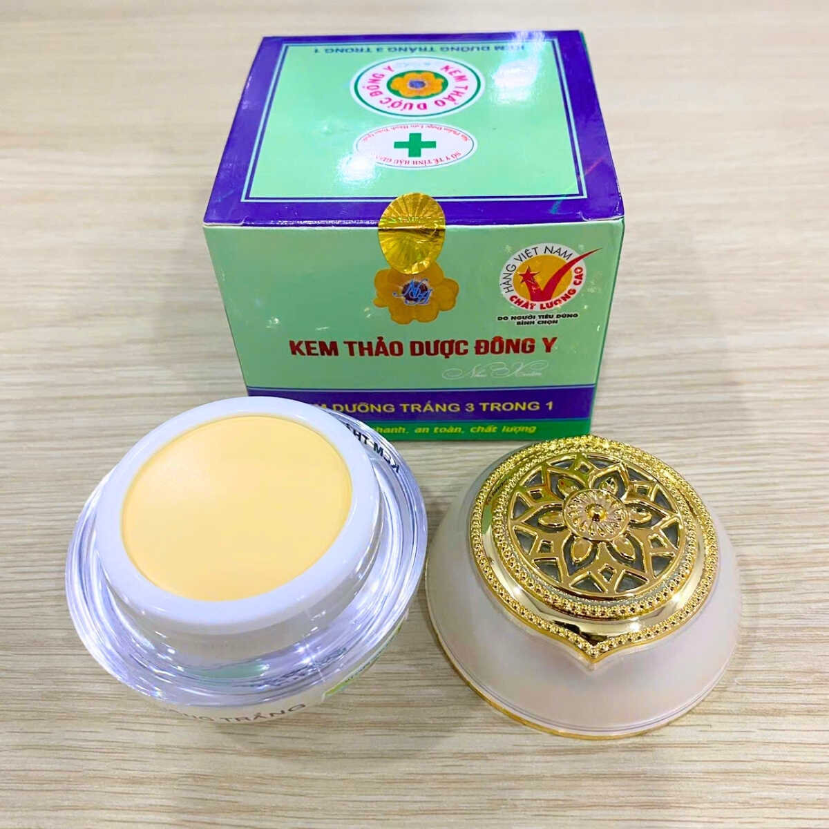 dưỡng trắng hồng da