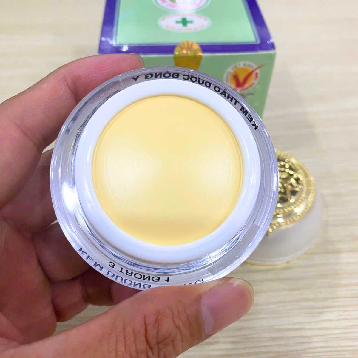 dưỡng trắng hồng da
