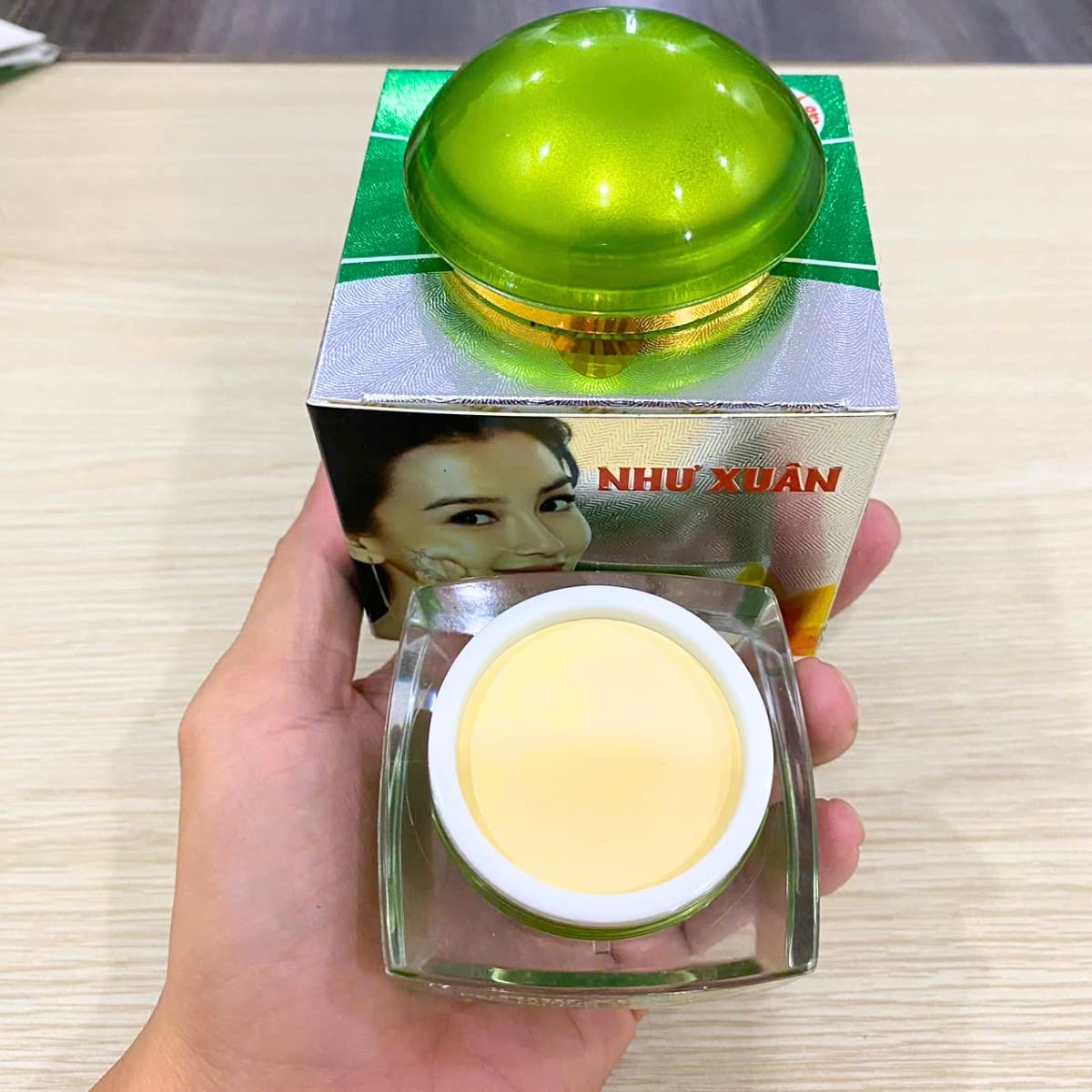 dưỡng trắng, giữ ẩm, tái tạo
