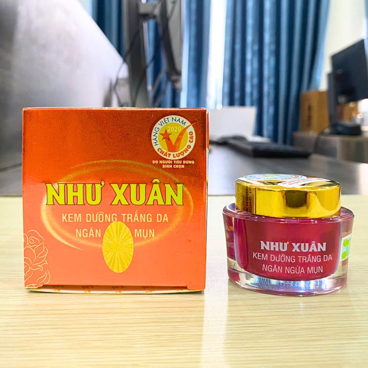 dưỡng trắng, ngừa mụn