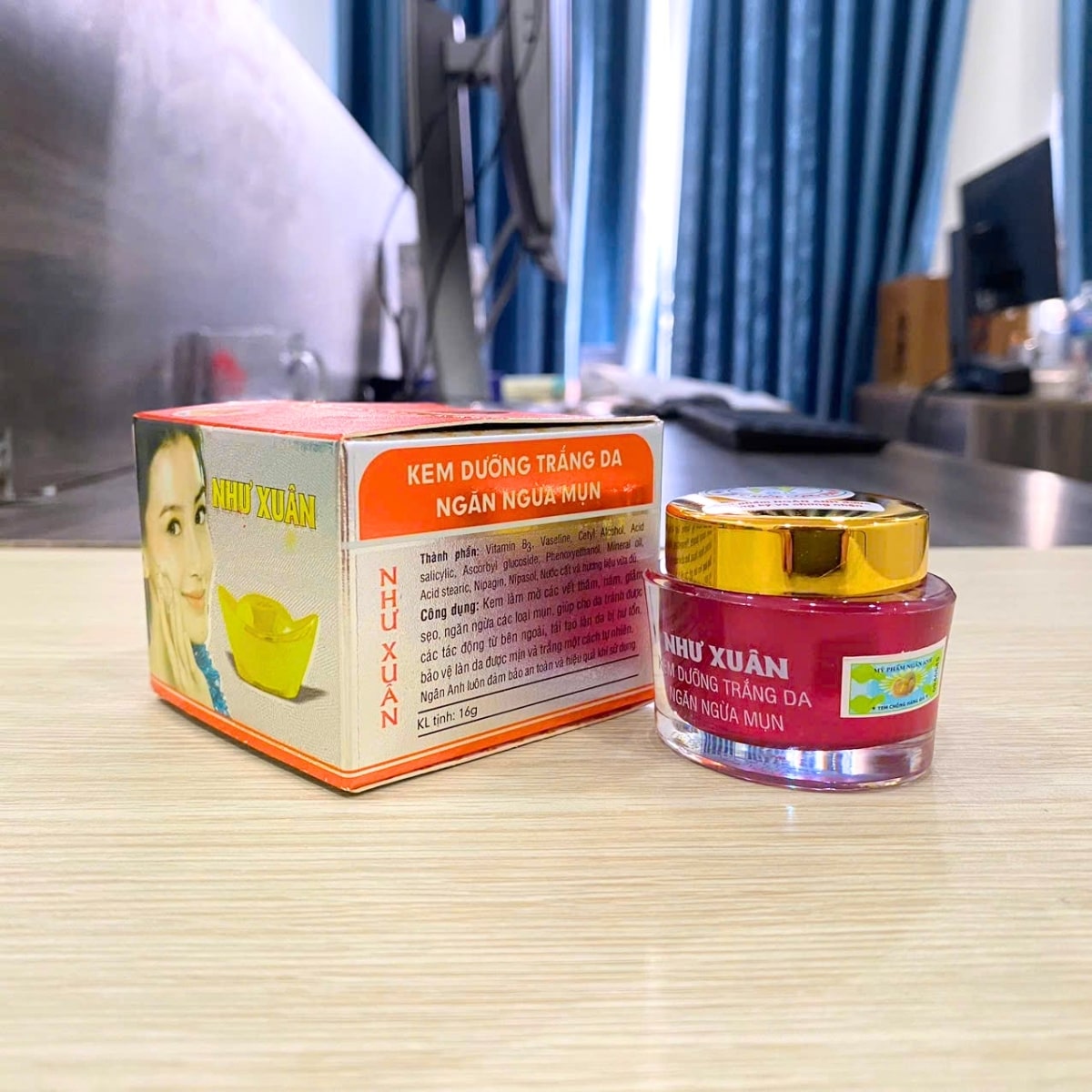 dưỡng trắng, ngừa mụn