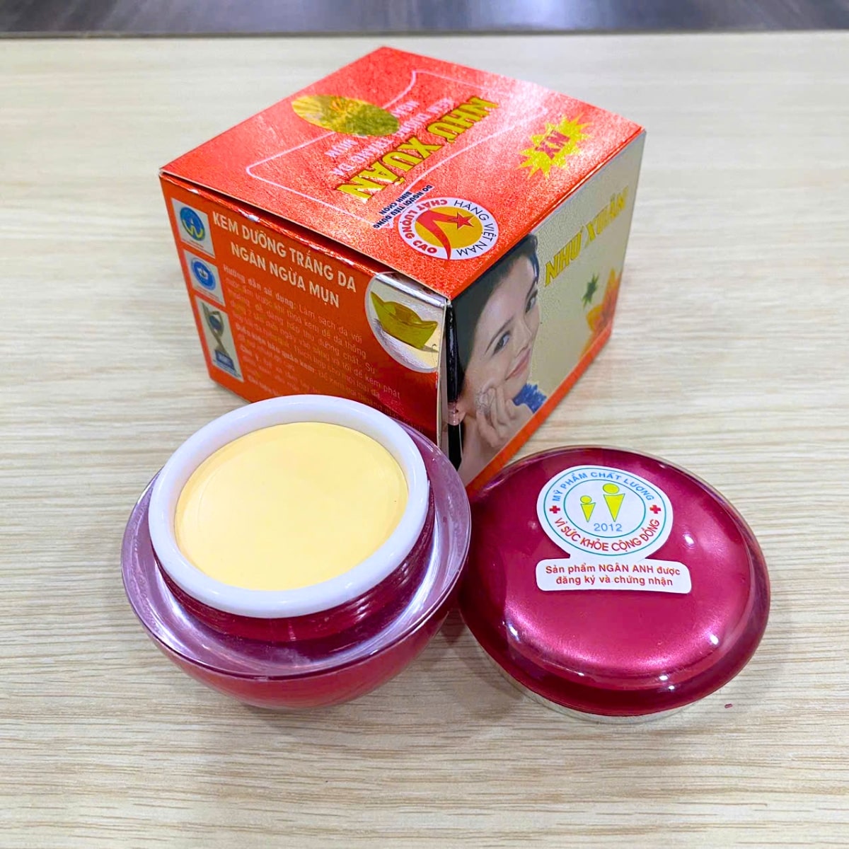 dưỡng trắng, ngừa mụn