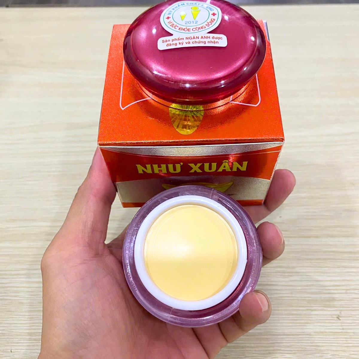 dưỡng trắng, ngừa mụn