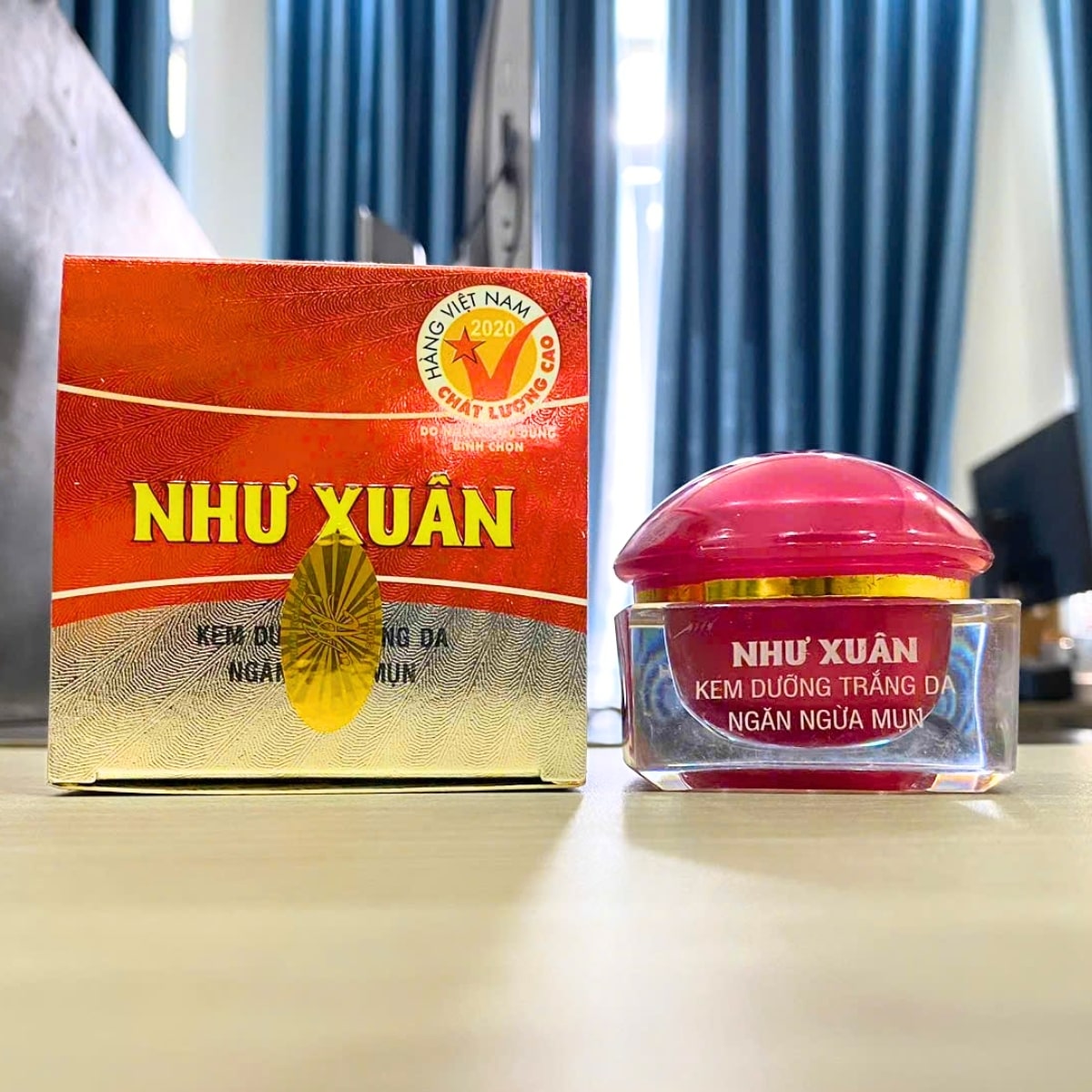 dưỡng trắng, ngừa mụn