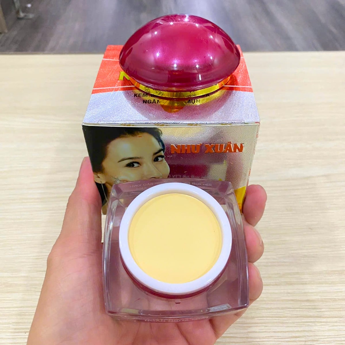 dưỡng trắng, ngừa mụn