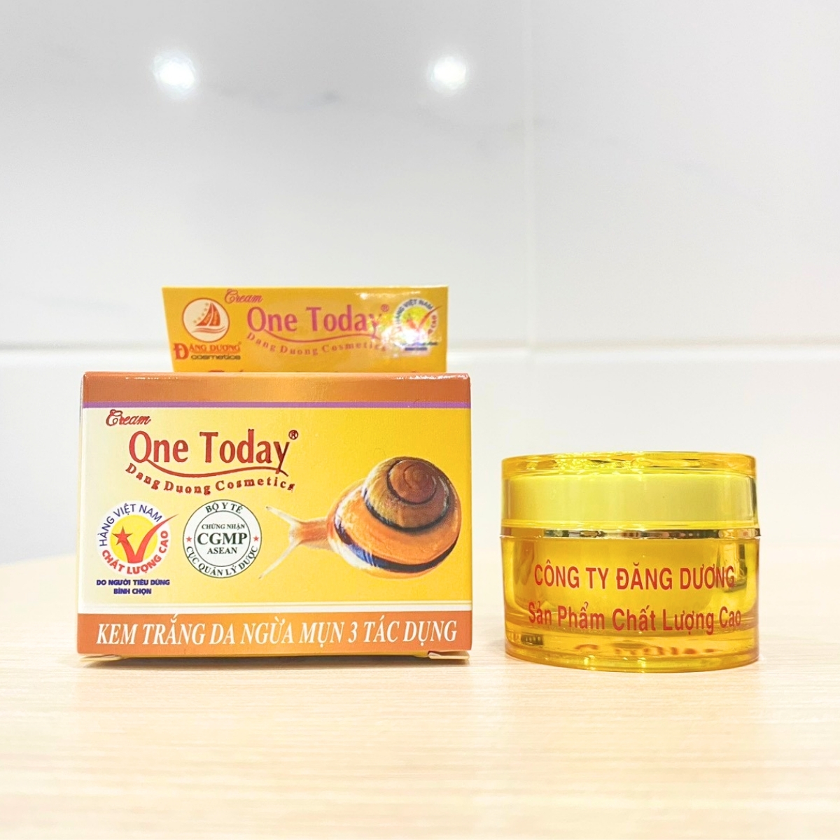 dưỡng trắng, ngừa mụn, mờ thâm mụn