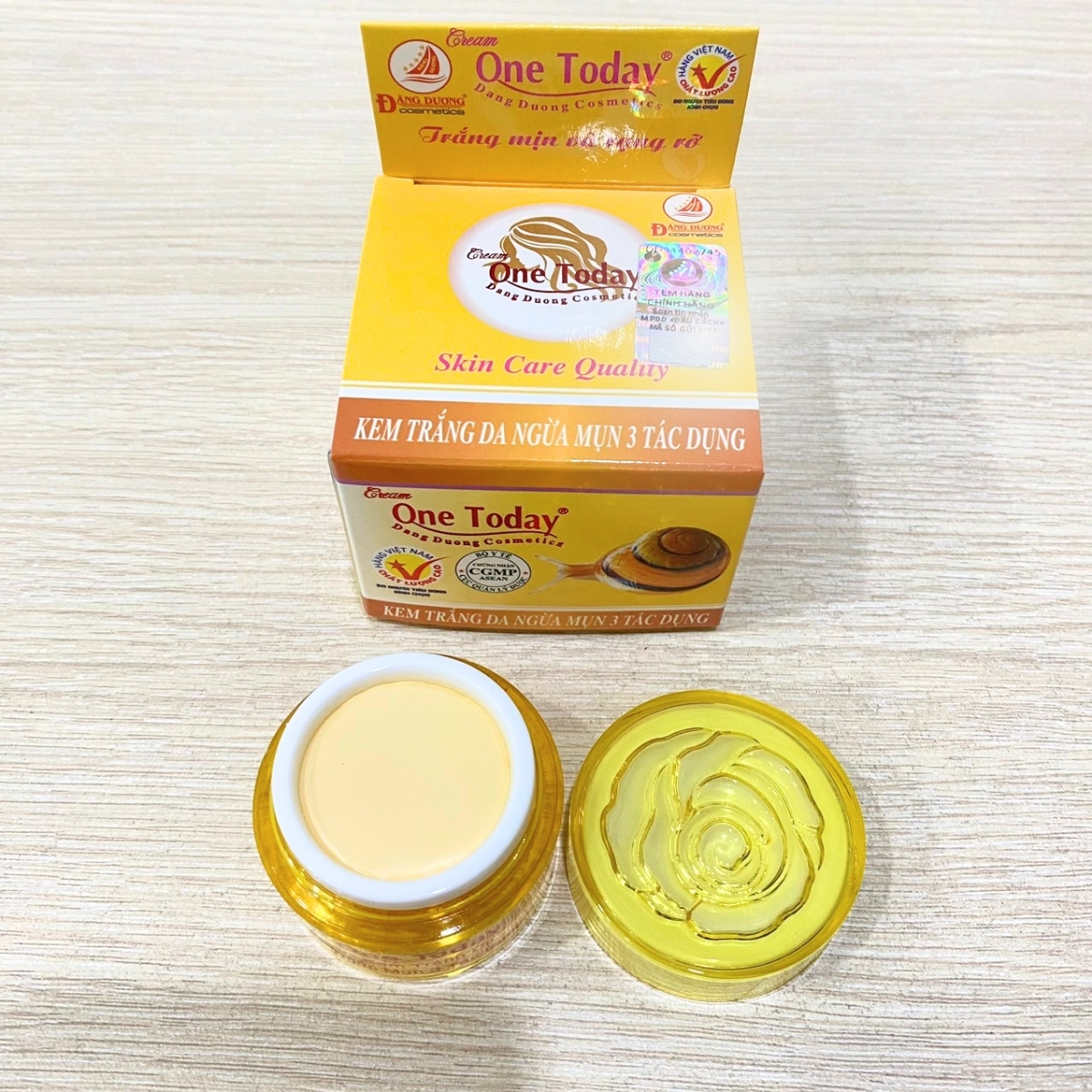 dưỡng trắng, ngừa mụn