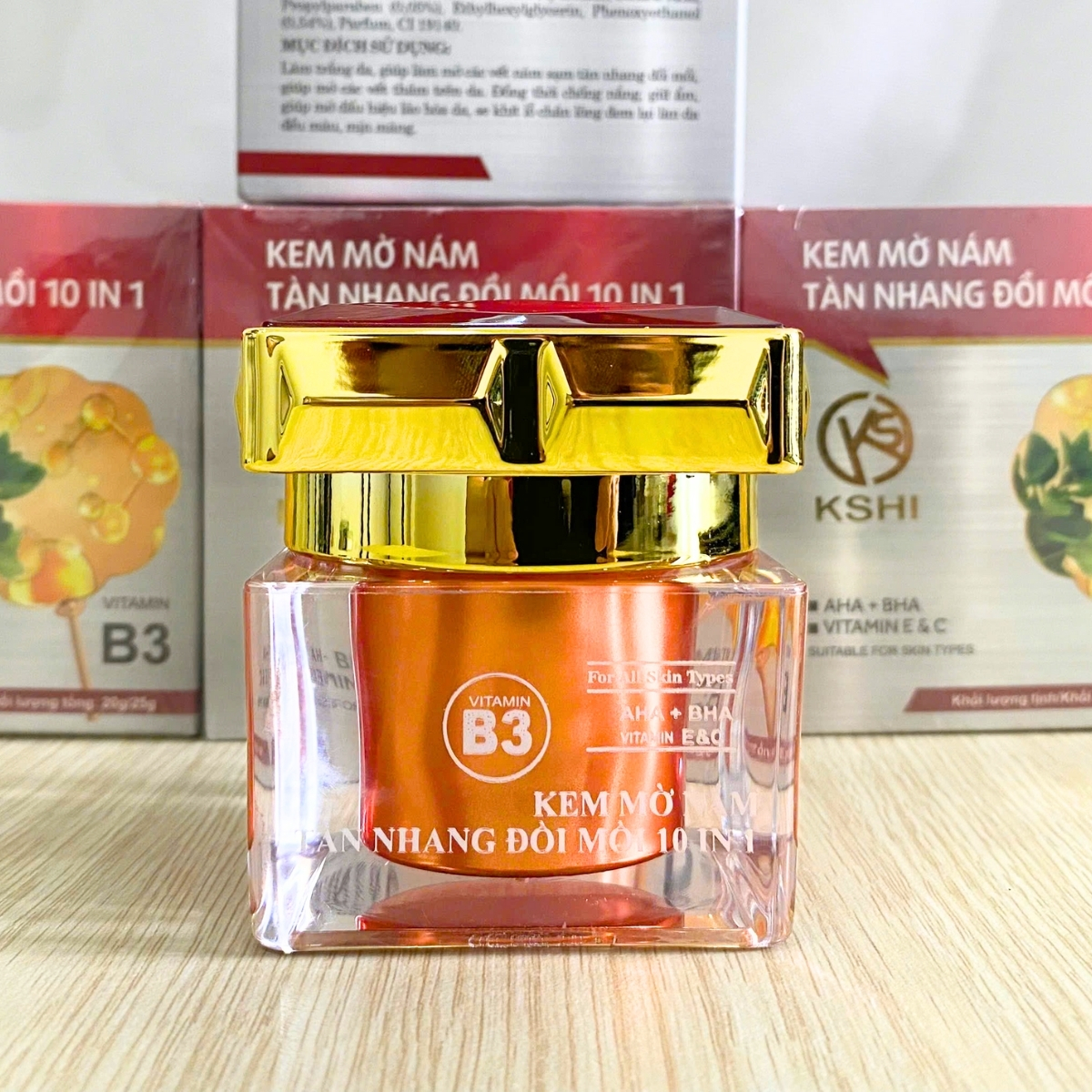 là giải pháp dưỡng da đa tác động, kết hợp hoạt chất làm sáng hiện đại và chiết xuất thiên nhiên quý giá, giúp cải thiện rõ rệt tình trạng nám, tàn nhang, đồi mồi và ngăn ngừa hình thành sắc tố mới, mang lại làn da sáng mịn, rạng rỡ và tươi trẻ.