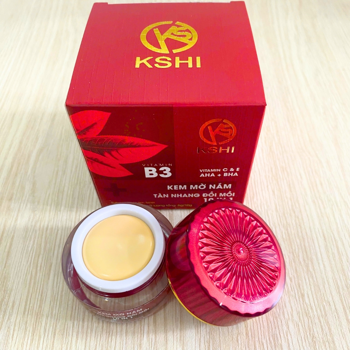 giúp cải thiện rõ rệt tình trạng nám, tàn nhang, đồi mồi và ngăn ngừa hình thành sắc tố mới, mang lại làn da sáng mịn, rạng rỡ và tươi trẻ.