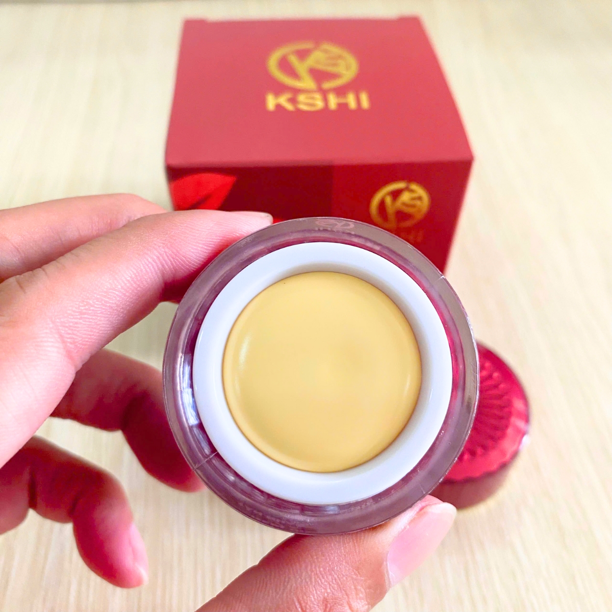 giúp cải thiện rõ rệt tình trạng nám, tàn nhang, đồi mồi và ngăn ngừa hình thành sắc tố mới, mang lại làn da sáng mịn, rạng rỡ và tươi trẻ.