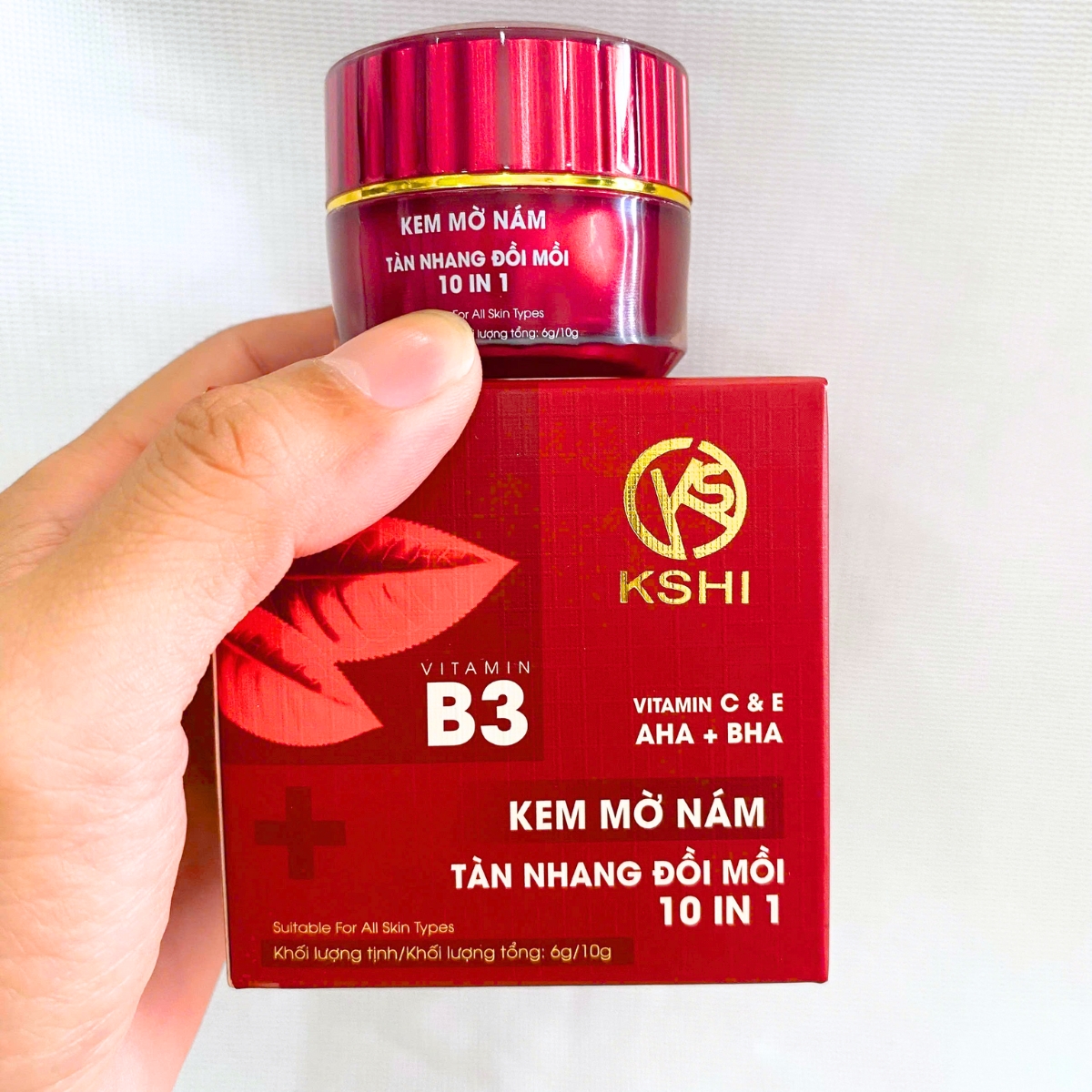 giúp cải thiện rõ rệt tình trạng nám, tàn nhang, đồi mồi và ngăn ngừa hình thành sắc tố mới, mang lại làn da sáng mịn, rạng rỡ và tươi trẻ.