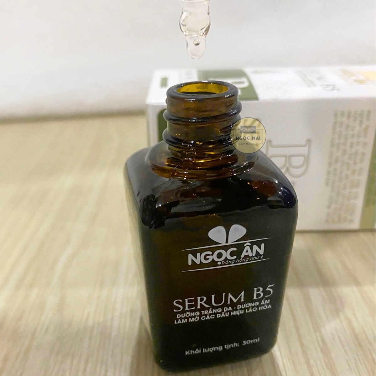 Serum dưỡng trắng da Ngọc Ân B5 giúp dưỡng trắng da, dưỡng ẩm, làm mờ các dấu hiệu lão hóa