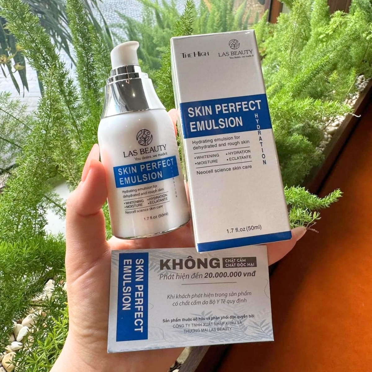 Dưỡng ẩm, làm dịu và nuôi dưỡng cho da luôn mềm mịn và căng mướt.