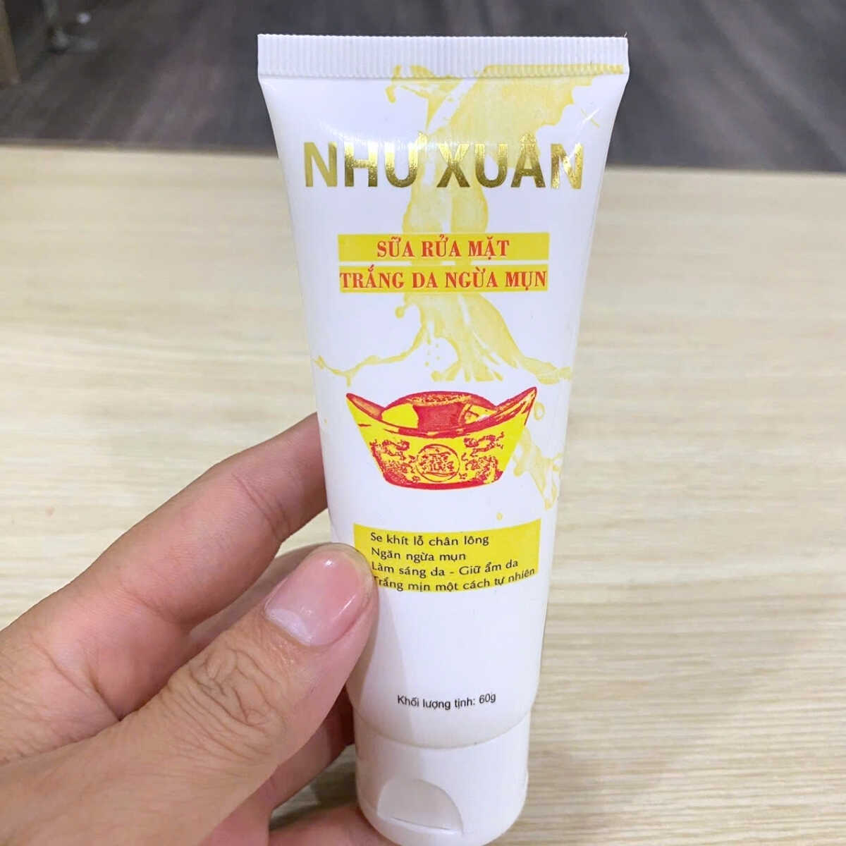 dưỡng trắng, ngừa mụn