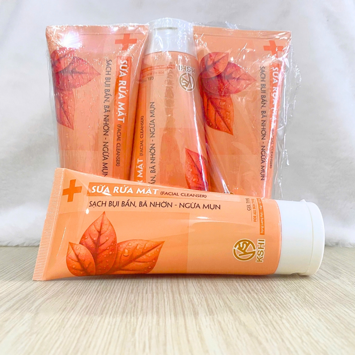 Sữa rửa mặt ngừa mụn, sáng da KSHI Sữa rửa mặt KSHI là giải pháp chăm sóc da hằng ngày giúp bạn có làn da sáng khỏe, mịn màng và không còn lo mụn.