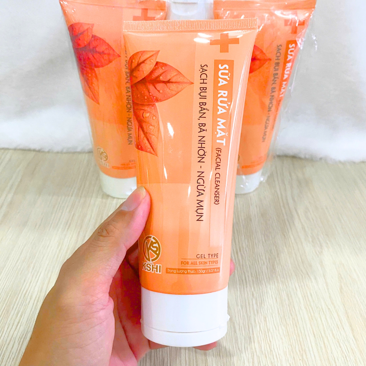 Sữa rửa mặt ngừa mụn, sáng da KSHI Sữa rửa mặt KSHI là giải pháp chăm sóc da hằng ngày giúp bạn có làn da sáng khỏe, mịn màng và không còn lo mụn.