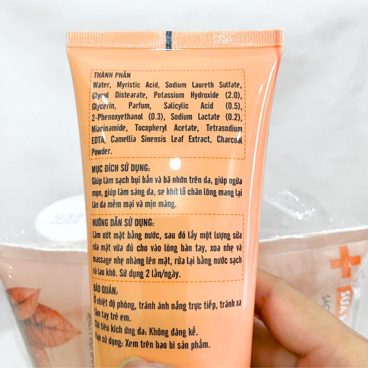 Sữa rửa mặt ngừa mụn, sáng da KSHI Sữa rửa mặt KSHI là giải pháp chăm sóc da hằng ngày giúp bạn có làn da sáng khỏe, mịn màng và không còn lo mụn.